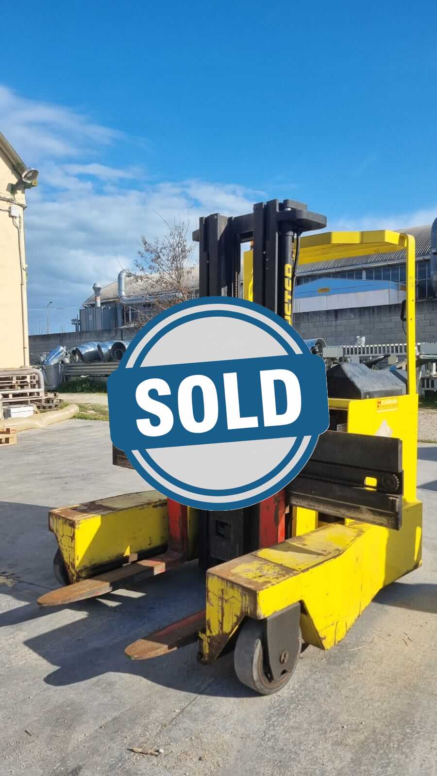 https://www.atlastre.com/wp-content/uploads/2025/06/Carrello-retrattile-Hyster-RS-420-1-1.jpeg