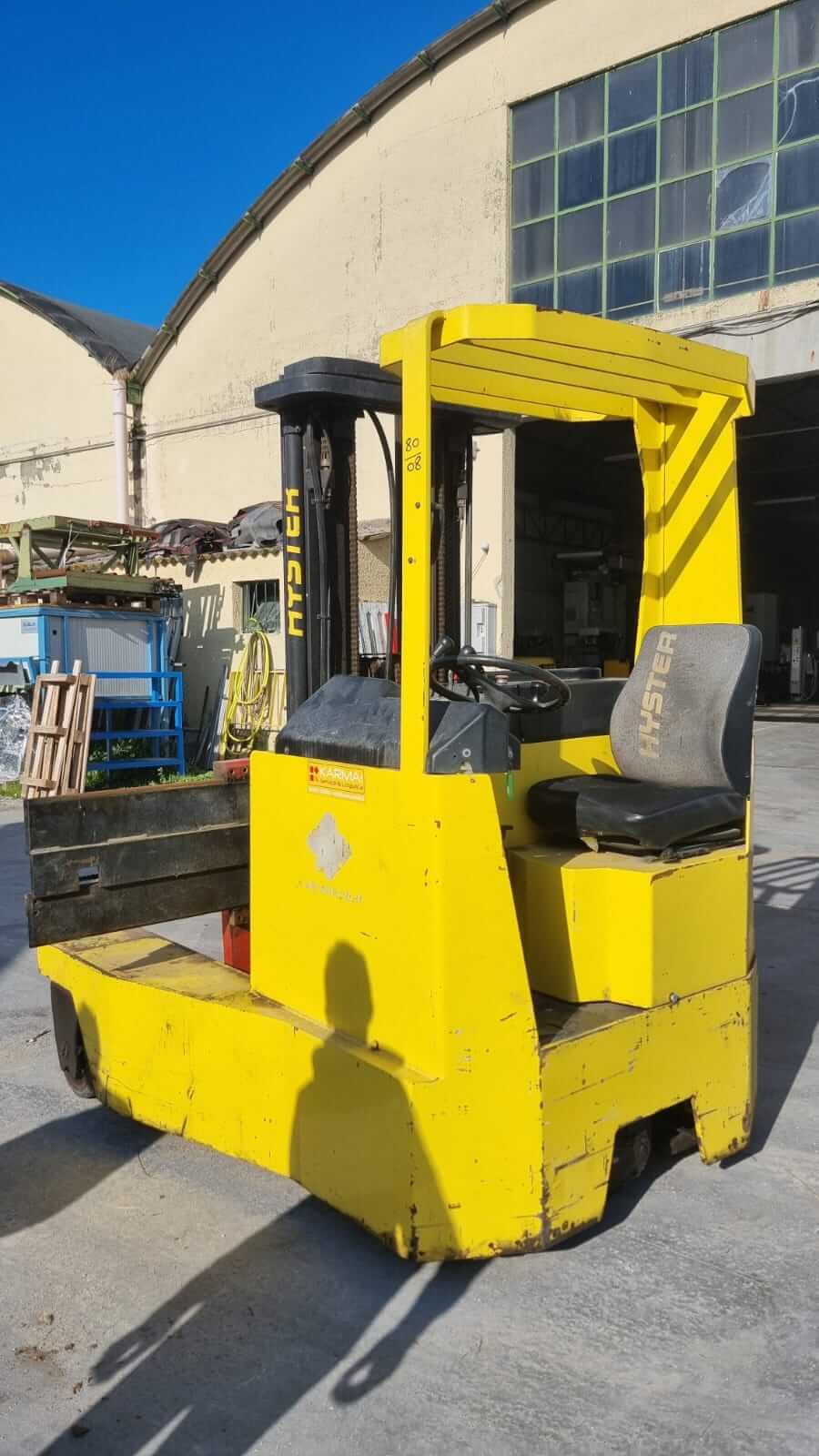 https://www.atlastre.com/wp-content/uploads/2025/06/Carrello-retrattile-Hyster-RS-420-2.jpeg