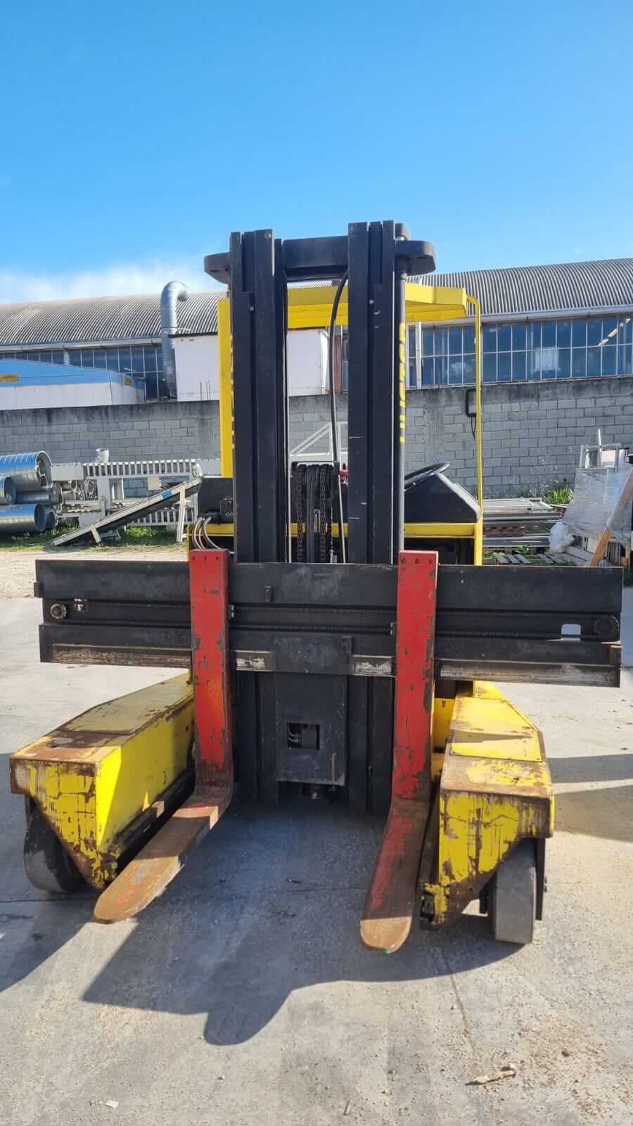 https://www.atlastre.com/wp-content/uploads/2025/06/Carrello-retrattile-Hyster-RS-420-3.jpeg