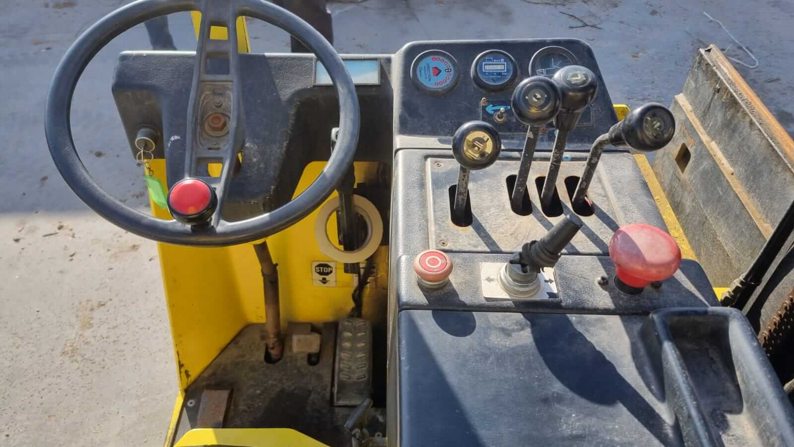 https://www.atlastre.com/wp-content/uploads/2025/06/Carrello-retrattile-Hyster-RS-420-4.jpeg